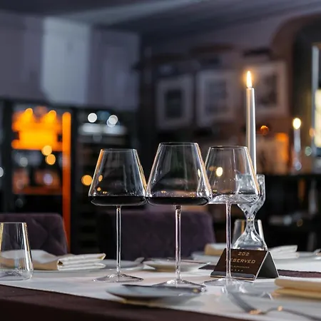 Aleksander Medical & Hotel