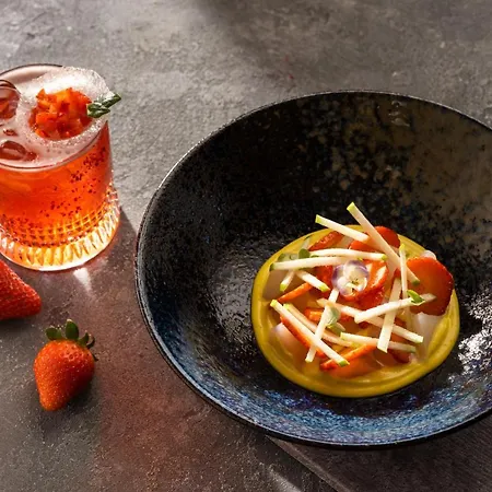 Aleksander Medical & מלון 5*