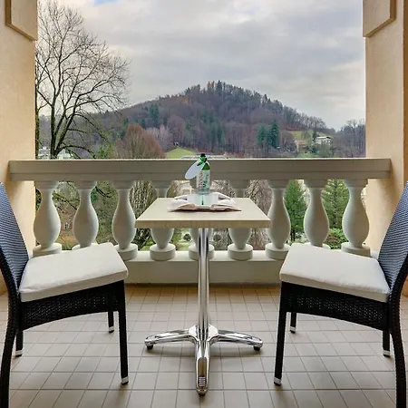 Aleksander Medical & Hotel