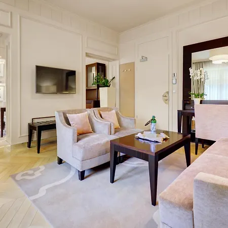 Aleksander Medical & 5* רוגאסקה סלאטינה