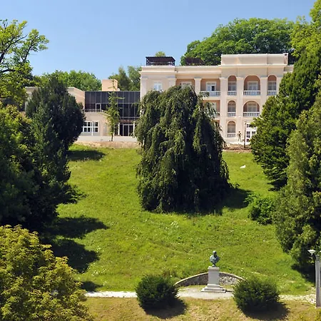 Aleksander Medical & Hotel 5*