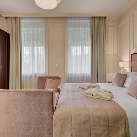 Aleksander Medical & 5*