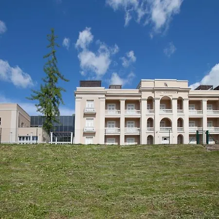 Aleksander Medical & Hotel