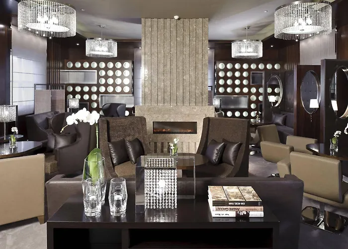 Aleksander Medical & מלון 5*