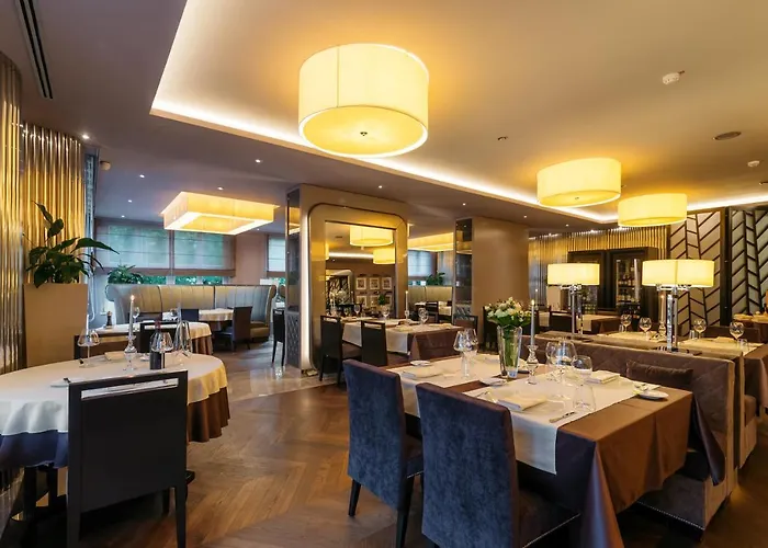 Aleksander Medical & מלון 5*