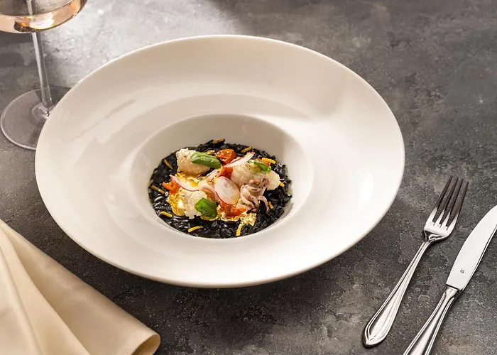 Отель Aleksander Medical & 5*