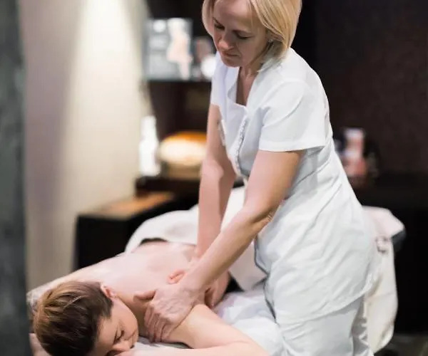 Aleksander Medical & Отель