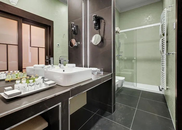 Aleksander Medical & Отель