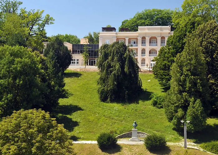 Aleksander Medical & Отель 5*