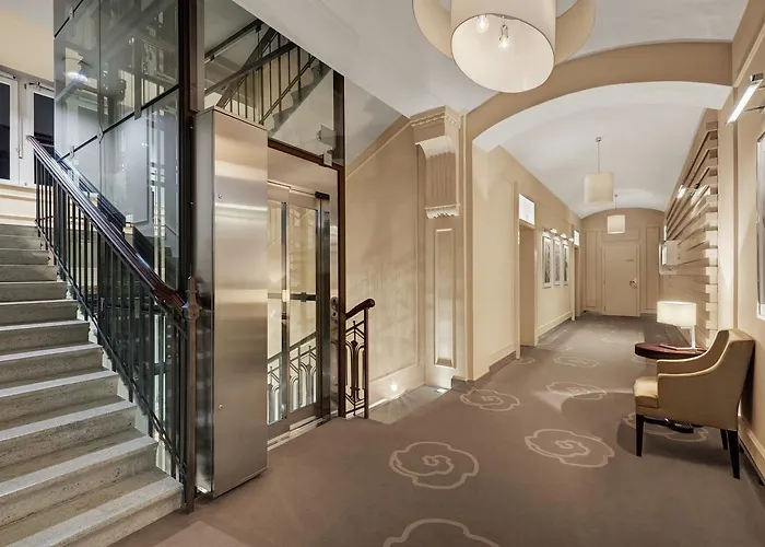 מלון Aleksander Medical & 5*