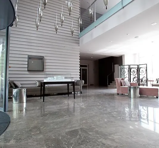 Aleksander Medical & רוגאסקה סלאטינה